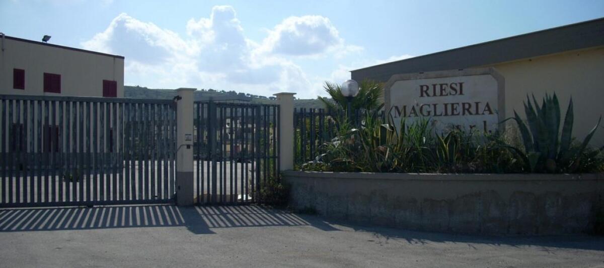 I 75 lavoratori del polo tessile di Riesi attendono ancora la mobilità - 