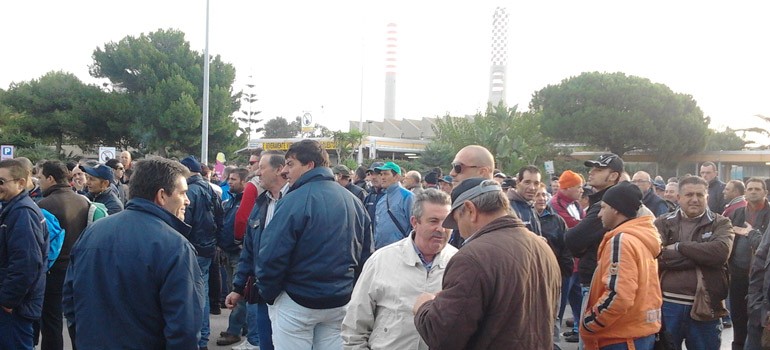 raffineria%20parcheggi%20copia.jpg
