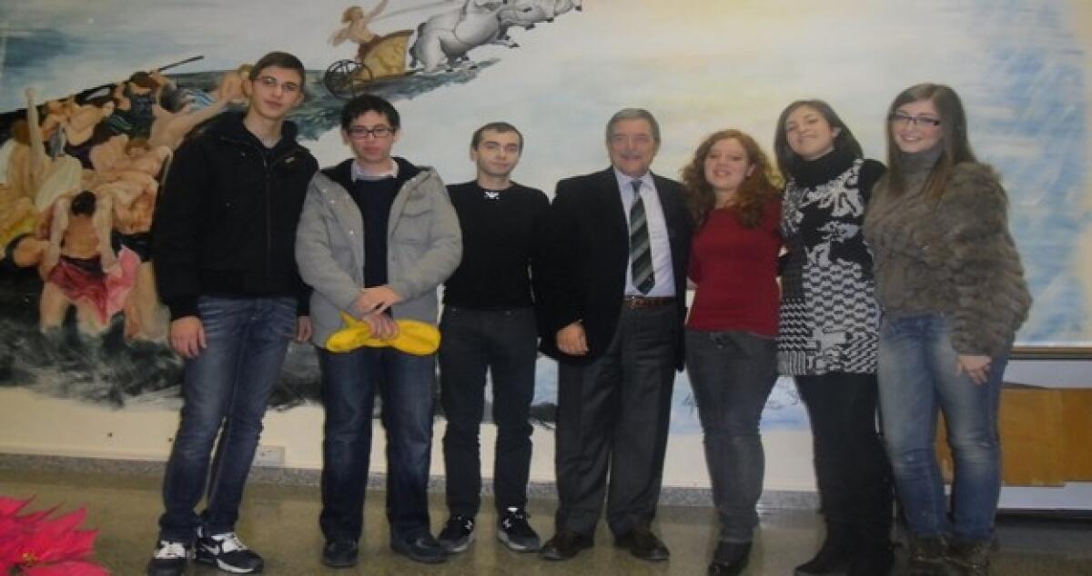 Vai bene a scuola? allora meriti un premio, 500 euro per 11 studenti liceali -