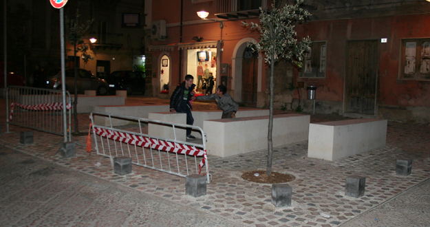 piazza%20santagostino%20transenne.jpg