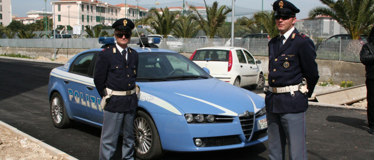 Quattro colpi di pistola contro l'auto di un avvocato gelese di 36 anni - 