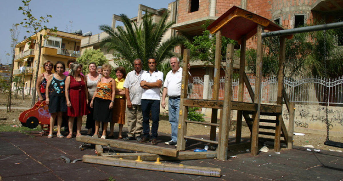 Il Rinascimento dimenticato in via Redi, giardino in mano ai vandali - 