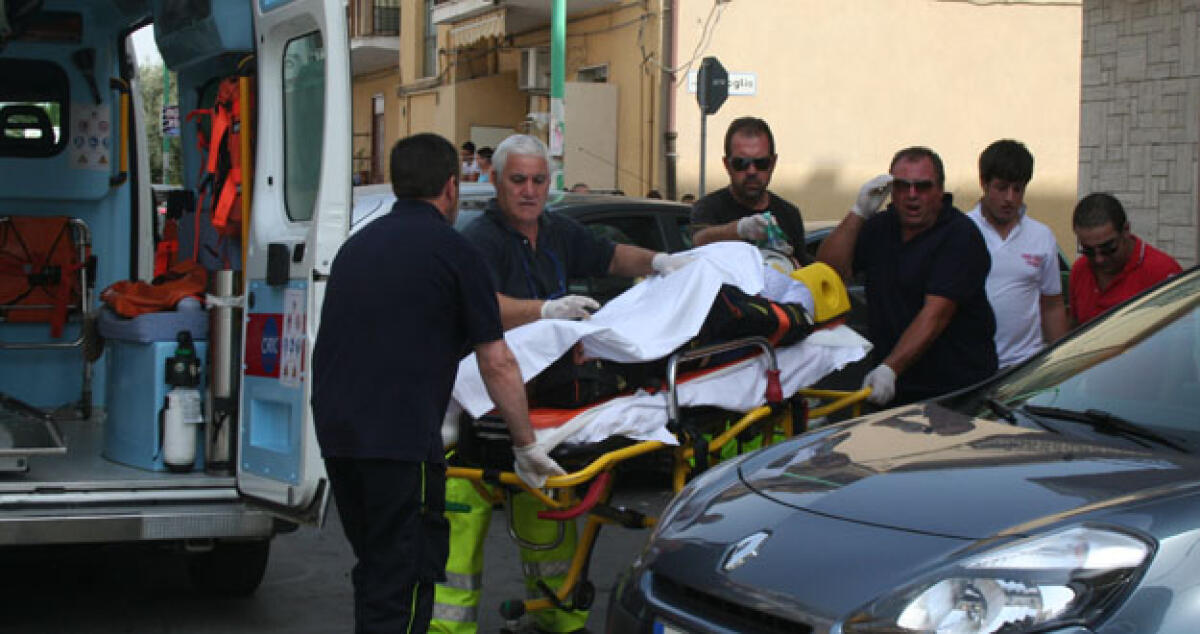 Dimessa dalla psichiatria, psicolabile si lancia dal balcone della casa di cura - 