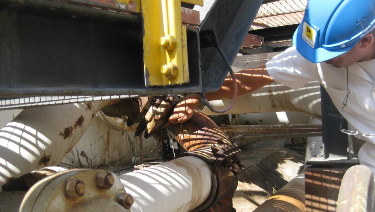 50 mila litri di benzina dispersi nel sottosuolo da un serbatoio Eni (Video) - 