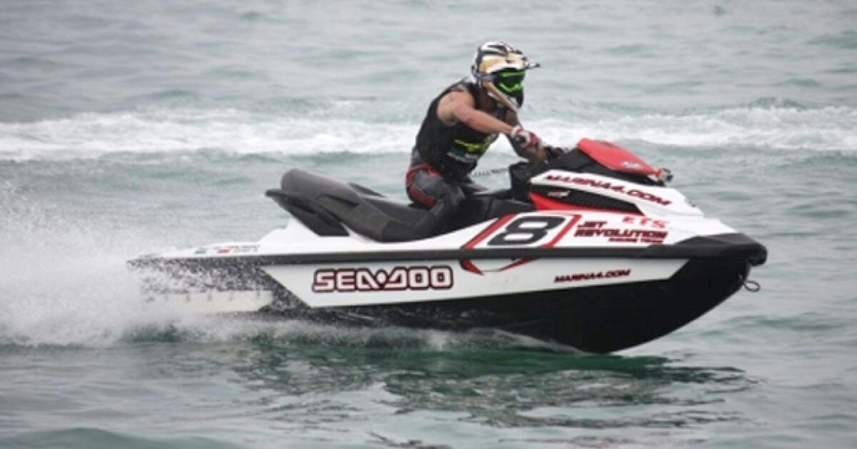 Padre e figlio campioni italiani di moto d'acqua a Ostia -