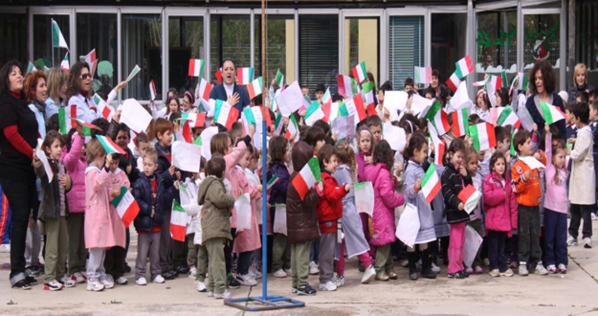 Verga, la scuola inizia con una manifestazione delle istituzioni - 