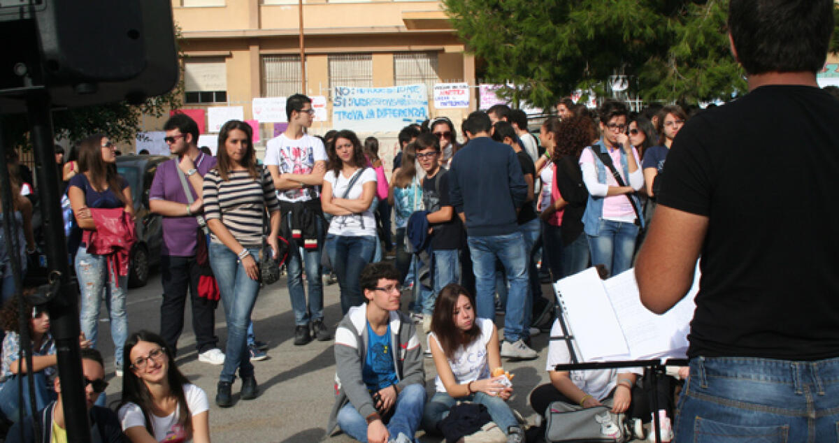 Pellitteri nega l'autogestione ai liceali, frattura col comitato studentesco -