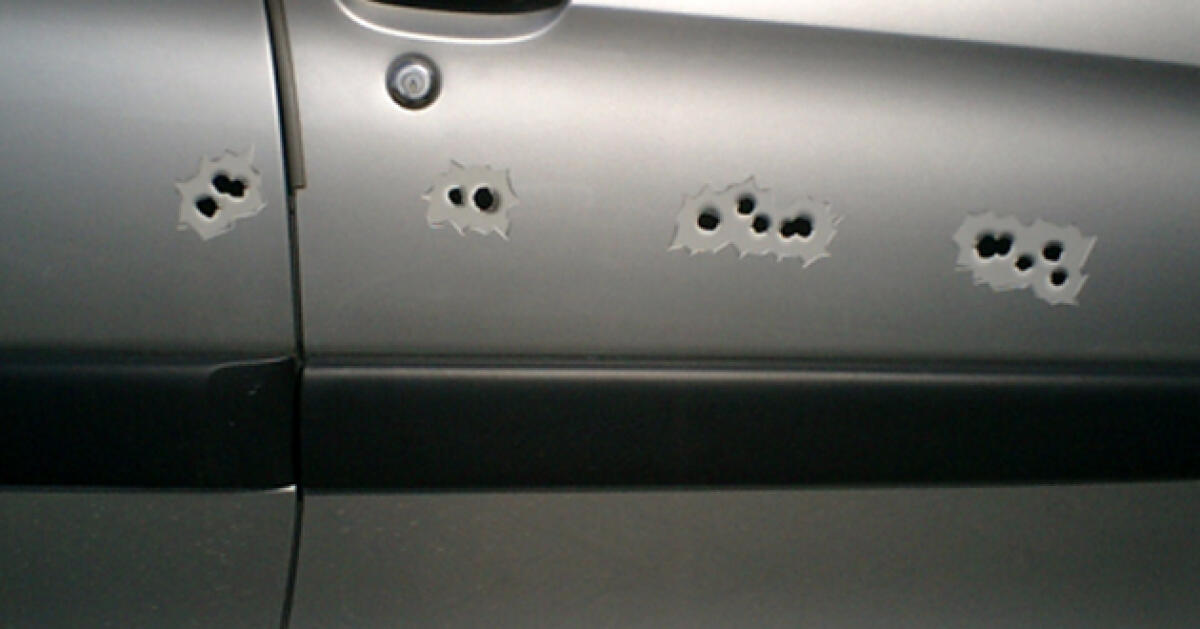 Criminalità scatenata, 5 auto in fiamme, pistolettate contro mini coooper - 