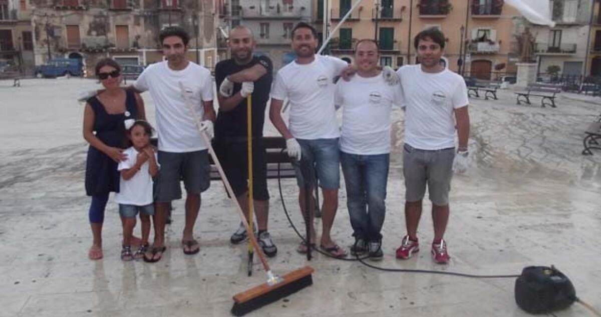 Danneggiata la sede elettorale del movimento Cinquestelle - 