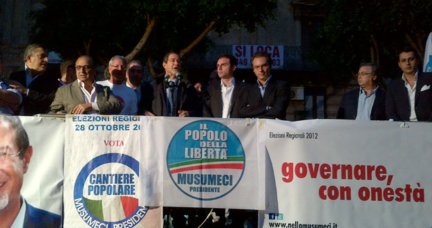 comizio%20nello%20musumeci.jpg