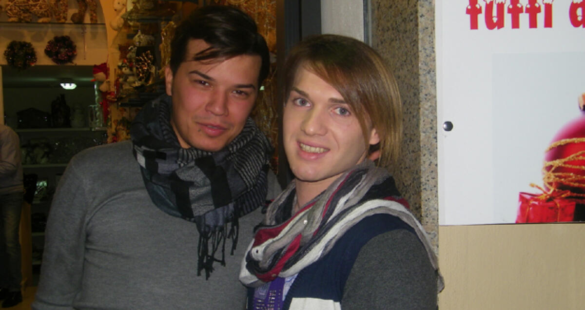 Due giovani gay fanno outing per fini sociali: non temiamo gli sguardi altrui -