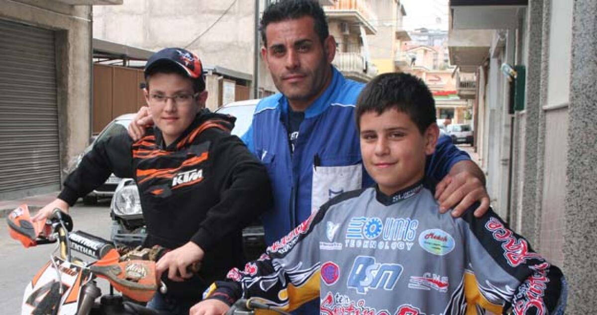 Motocross, cugini e omonimi Carmelo Di Nisi campioni e avversari in pista -