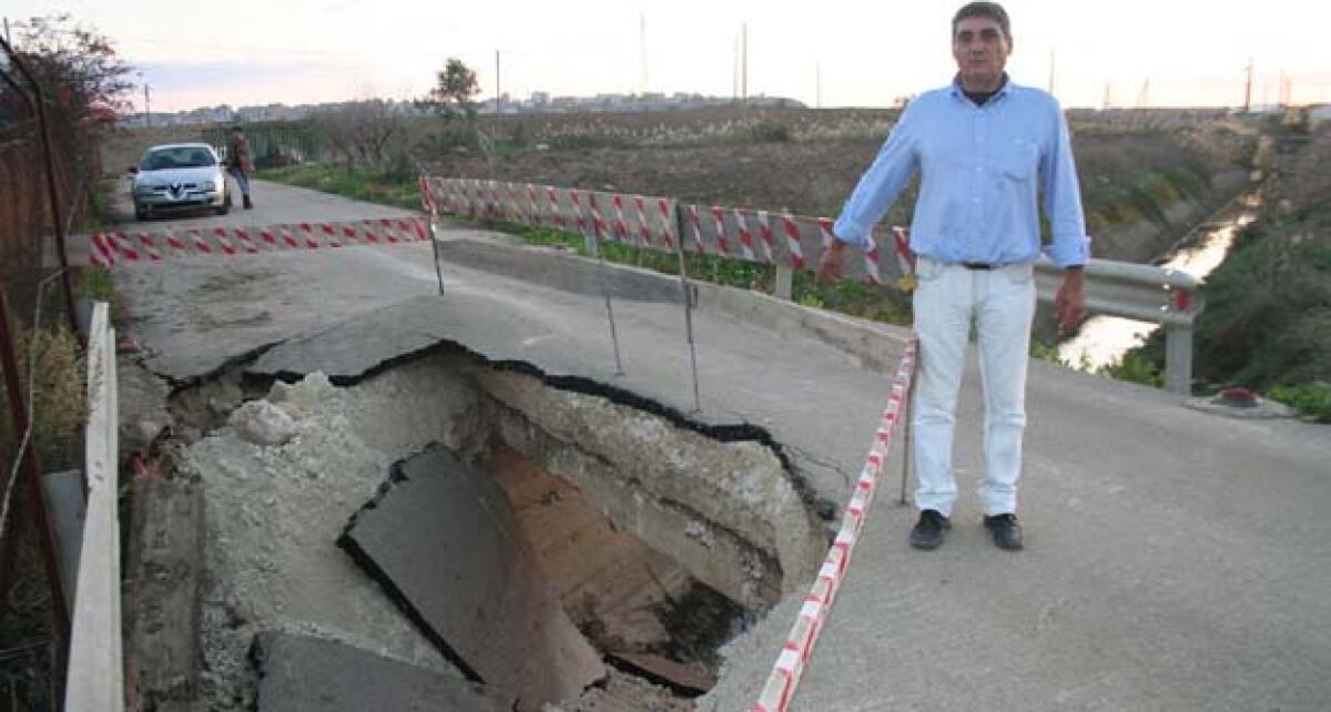 Crolla un ponte a Poggio Alessi, incidenti evitati solo per una pura fatalità - 