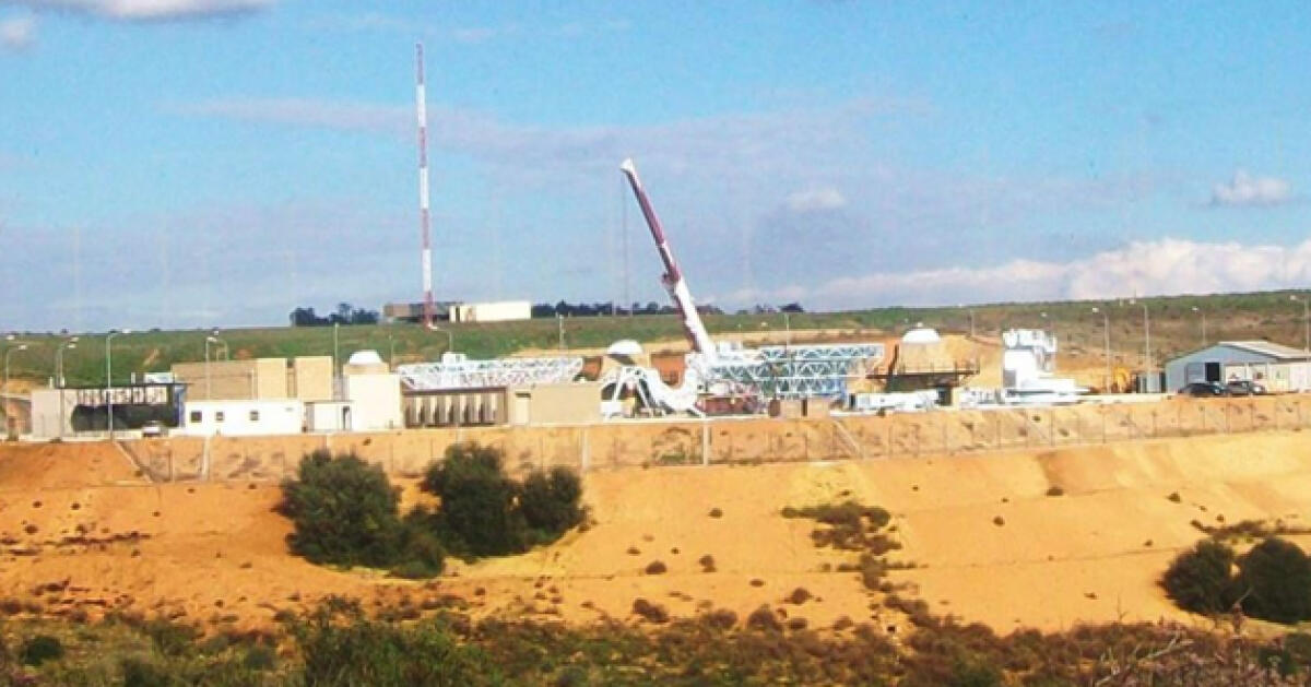 Arrivano le prime gru per il Muos, Maida: dovete prima schiacciarmi - 