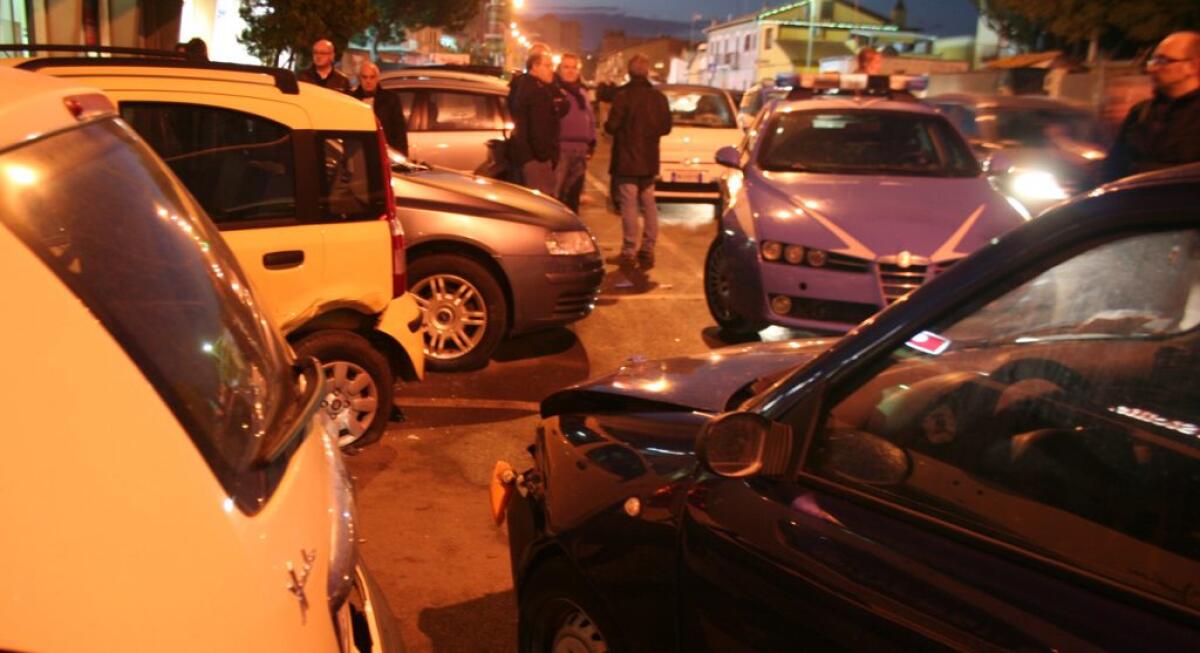 Ubriaco al volante semina il panico, ricoverato in Rianimazione - 