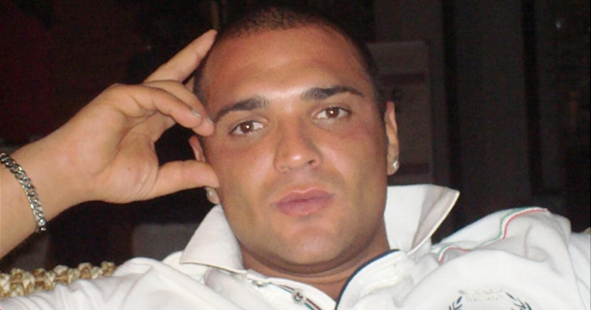 L'amore per Sebastiano non si è spento, gli auguri su fb continuano - 