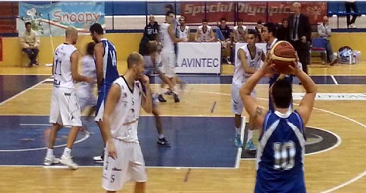 L'Icaro sfiora l'impresa al PalaCossiga, il Cus Messina vince con l'aiuto degli arbitri - 