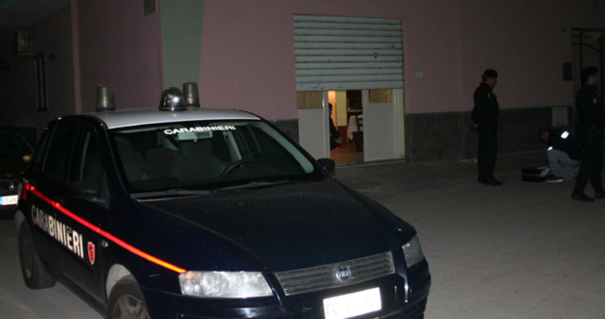 In fiamme l'auto di un medico di famiglia nel quartiere Macchitella - 