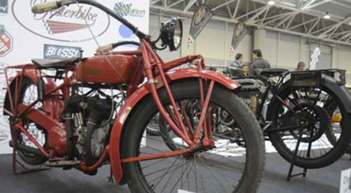 Moto Guzzi, Honda, Vespa e Lambretta esposte per due giorni a palazzo Ducale - 