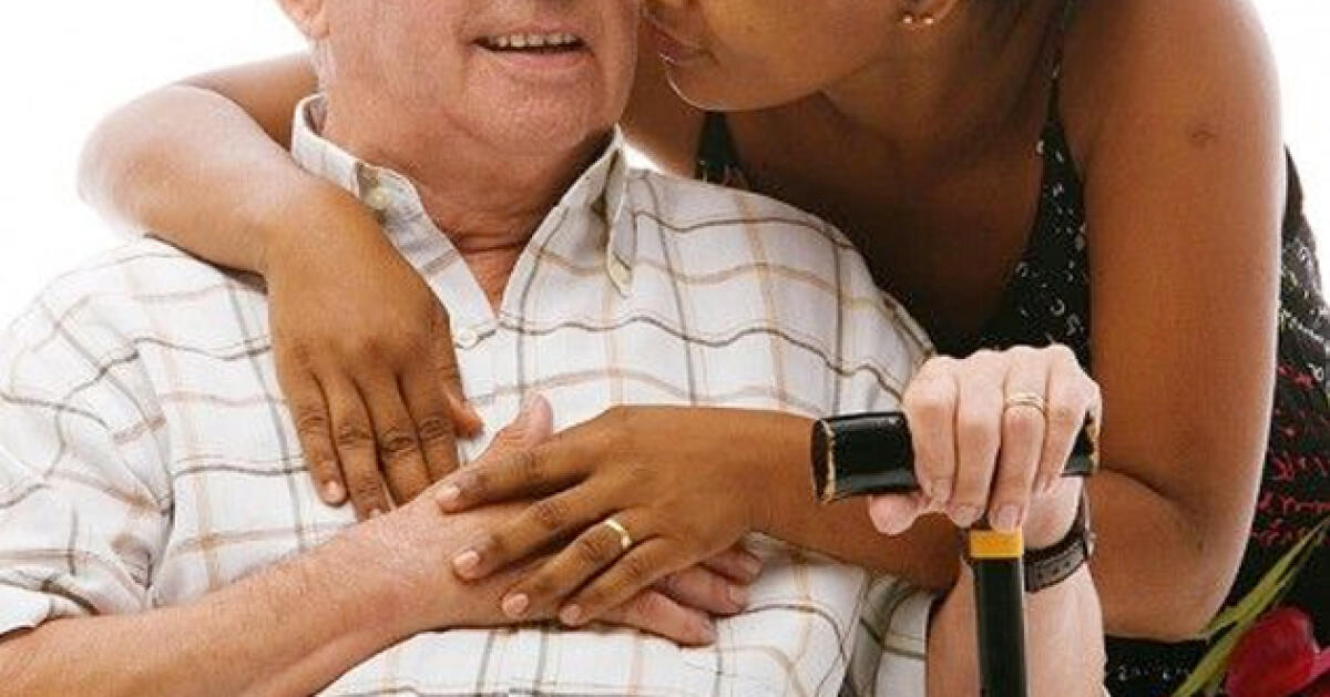 Rumeni infelici, due tentati suicidi: un uomo si pianta un chiodo in testa - 