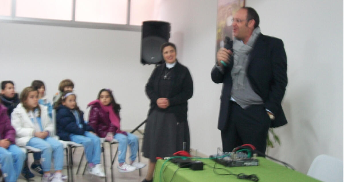 Giornata ecologica alla suor Teresa Valsè: riciclare si può -