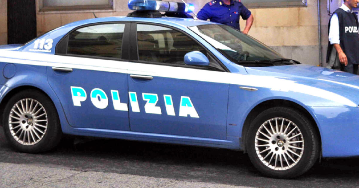 Pugni e insulti agli agenti, giovane pregiudicato arrestato dalla polizia - 