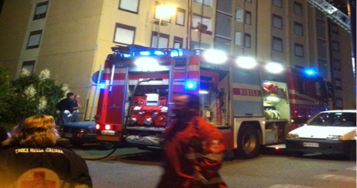 Ancora fiamme nella notte, distrutta auto impiegata -
