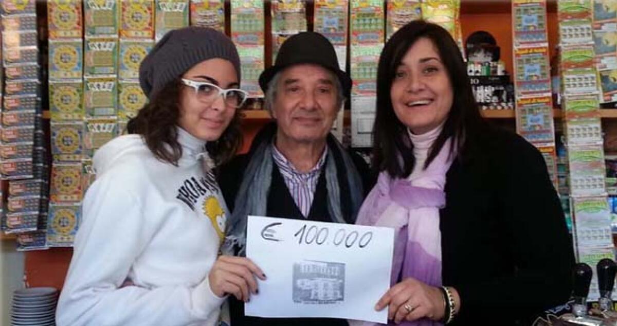 Inizio anno fortunato per un disoccupato: vince 100 mila euro al gratta e vinci - 