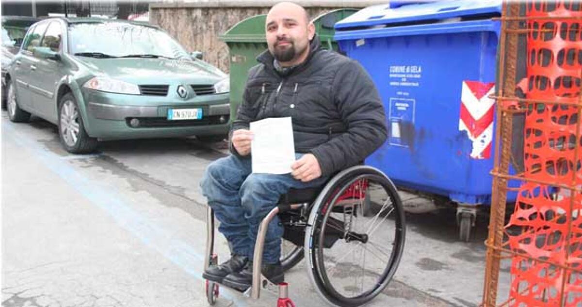 Strisce gialle cancellate durante i lavori, disabili multati in via Palazzi -