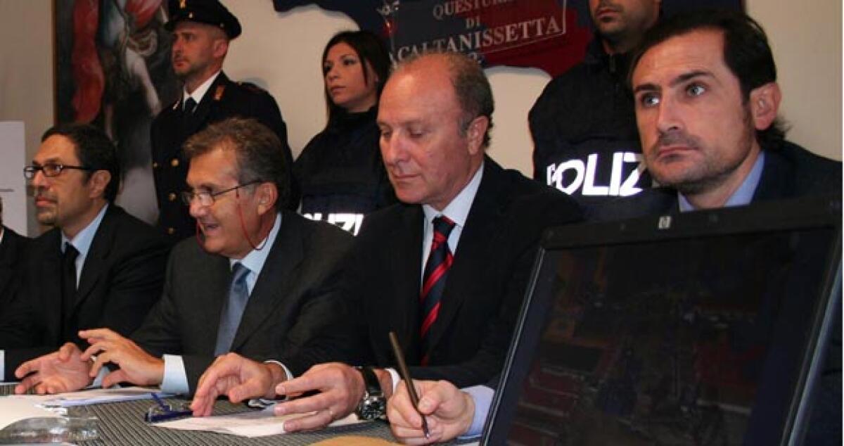 Progettavano l'uccisione del capo della Mobile, Giudice: solo una intimidazione -