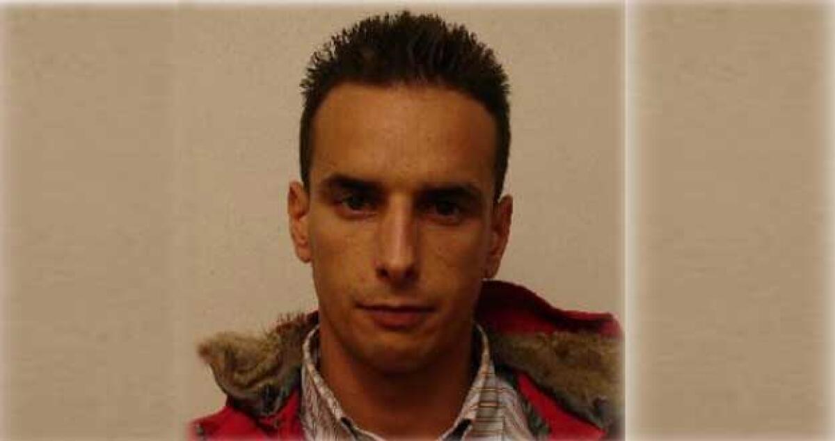 Sul motorino senza patente e assicurazione, arrestato un sorvegliato -