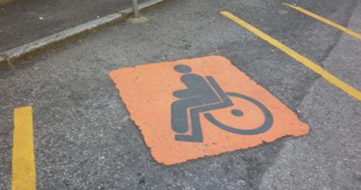 La truffa dei pass per disabili, centinaia i casi scoperti: informata Prefettura -