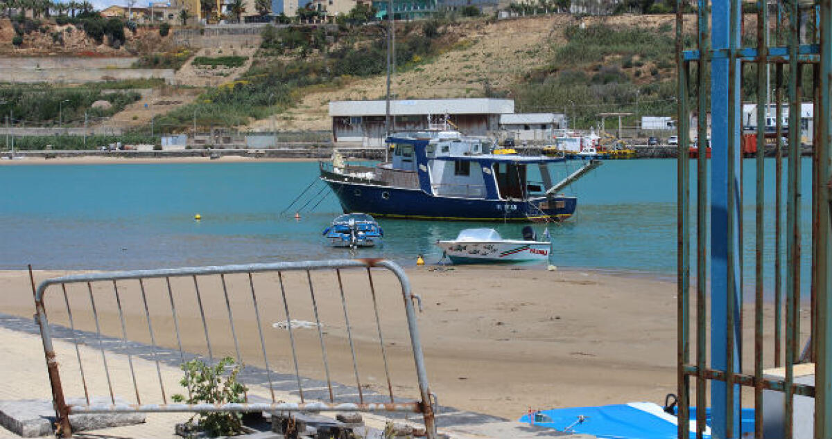 Sabbia non inquinata, avviato iter per dragare il porto rifugio -