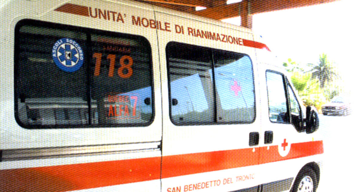 Litiga con la fidanzata e tenta il suicidio nelle acque di Scoglitti - 