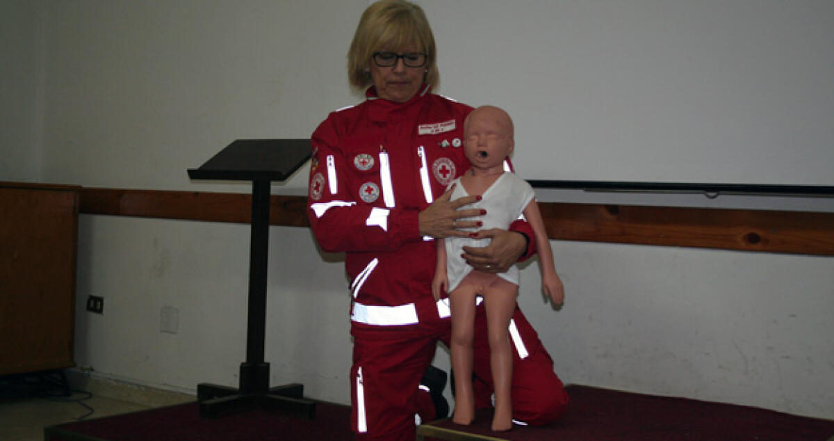 Rischio di soffocamento dei bambini, la Croce rossa incontra le scuole -