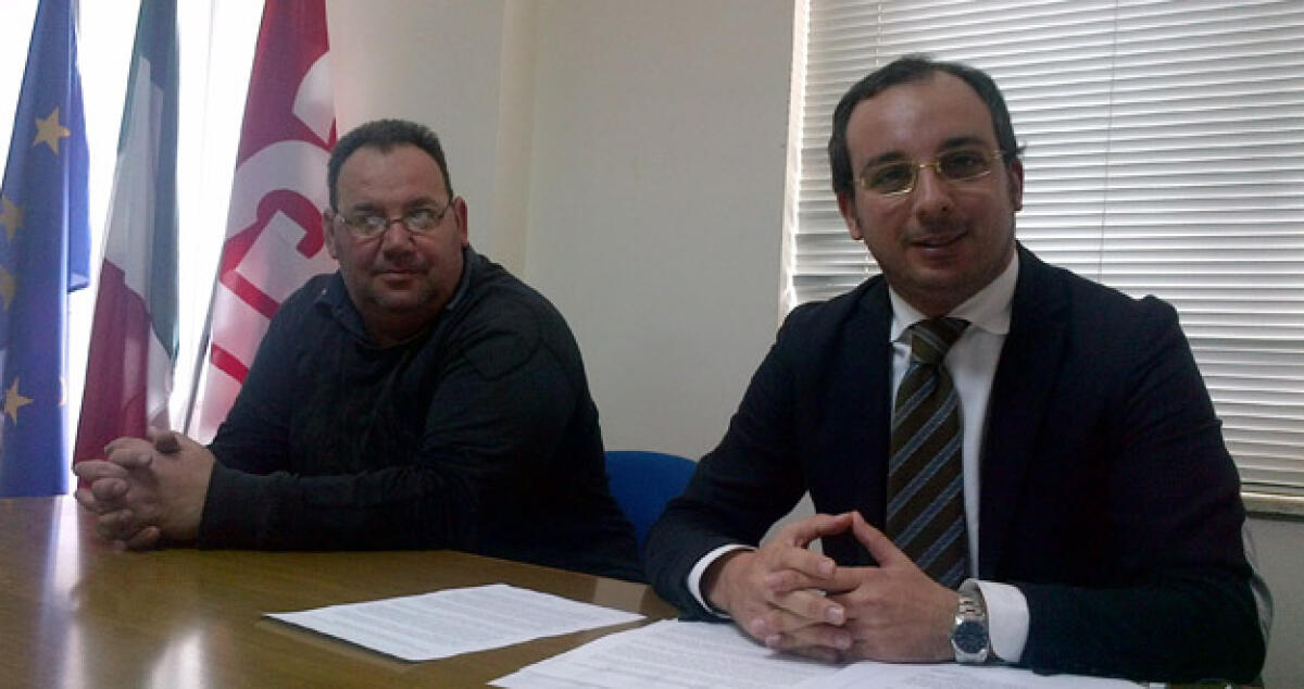 Tregua rifiuti, riprende raccolta: domani incontro decisivo -