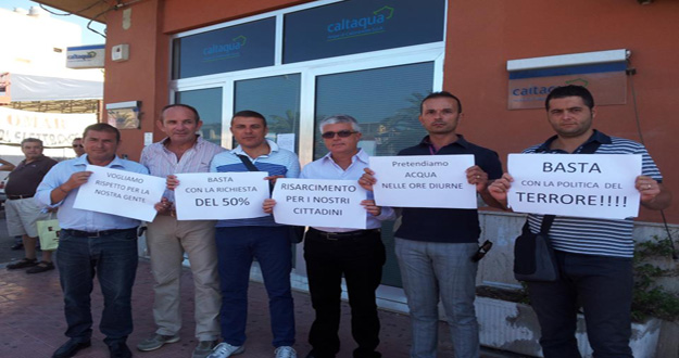 protesta-caltaqua2.jpg