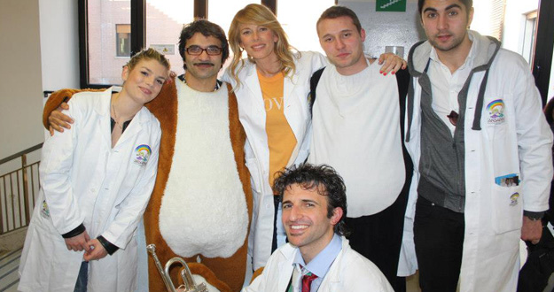 samuele%20mammano%20-%20alessia%20marcuzzi%20-%20emma%20marrone%20e%20gli%20ansabbiotti.jpg