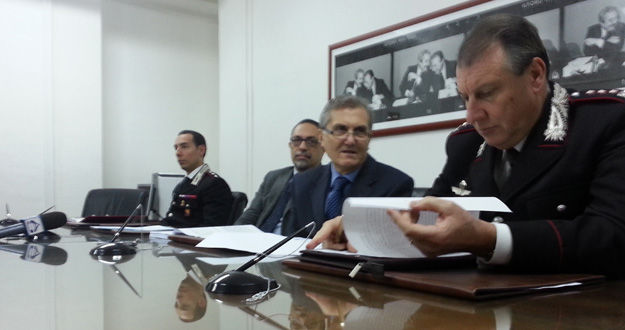 conf%20stampa%20agor.jpg