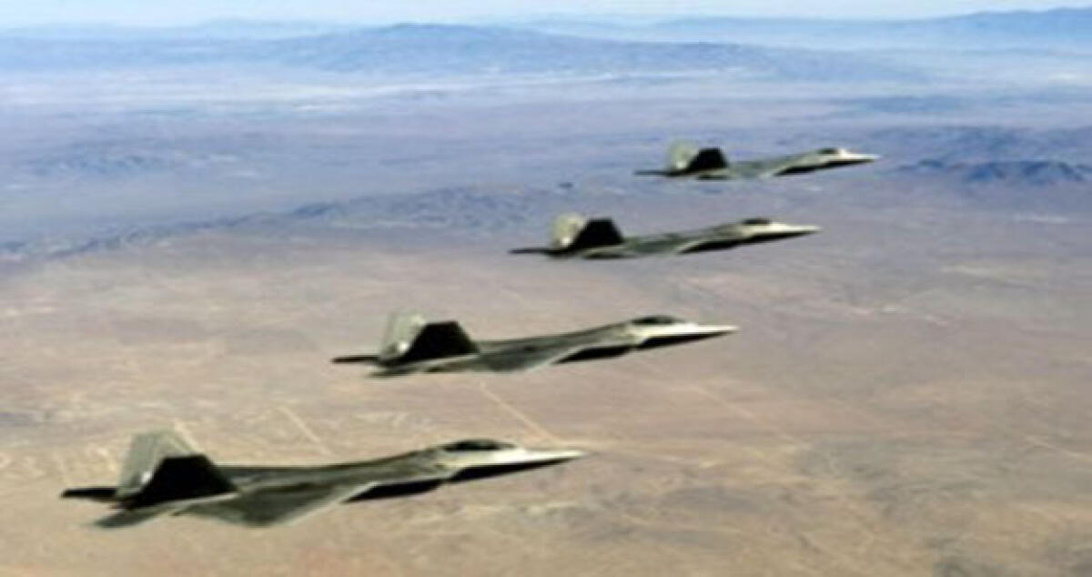 Boati che squarciano il muro del suono, la Nato sorvola i cieli locali - 