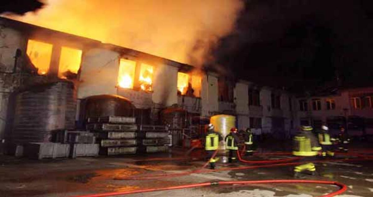 Incendio capannoni Asi, due imprenditori davanti ai giudici -