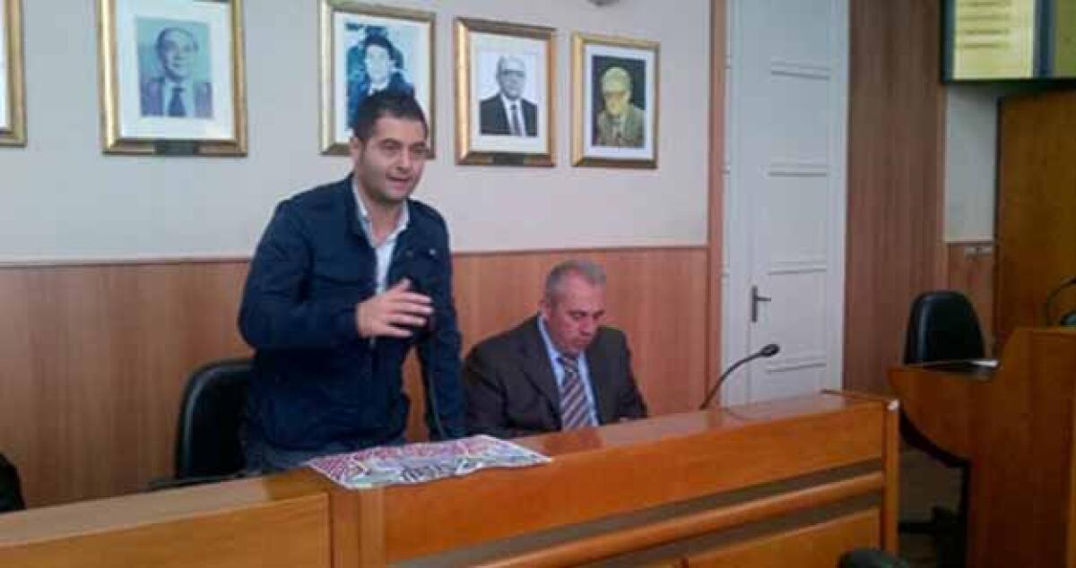 Piano commerciale, Di Stefano: "politica sconfitta da interessi economici" -