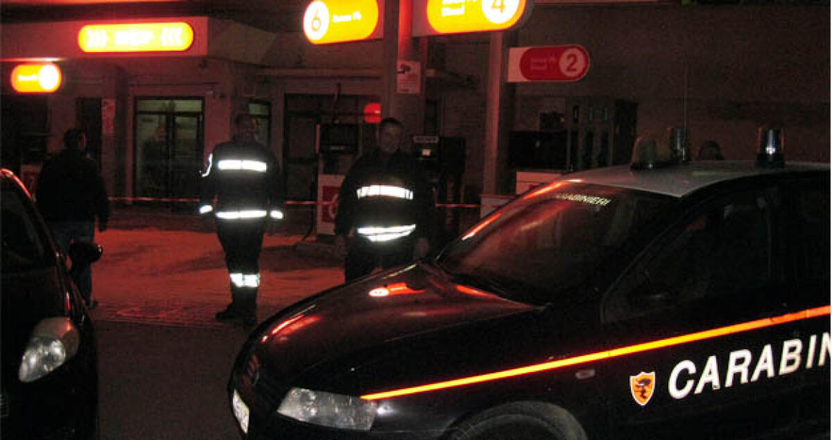 Perdita di gasolio al distributore Lukoil, emergenza in via Cascino -