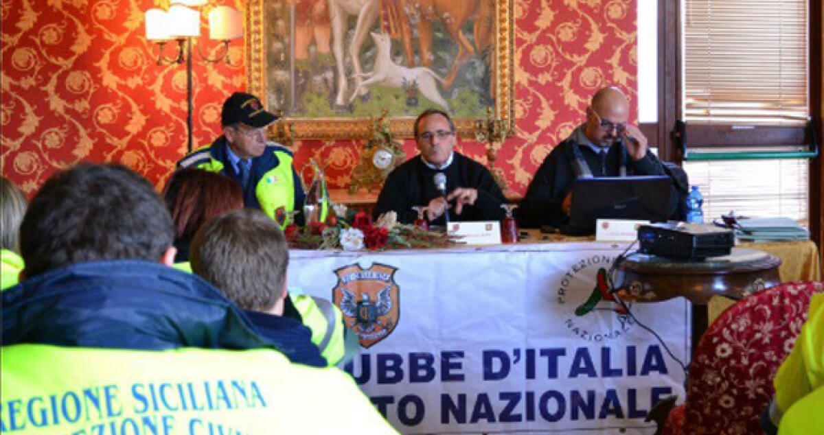 Bonsai contro l'Aids, le Giubbe d'Italia domani in piazza Umberto e ai Muretti -