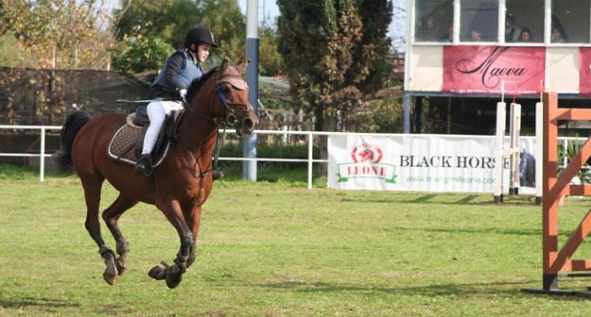 Cavalieri e amazzoni trionfano nella seconda tappa del trofeo Sicilia di ippica -