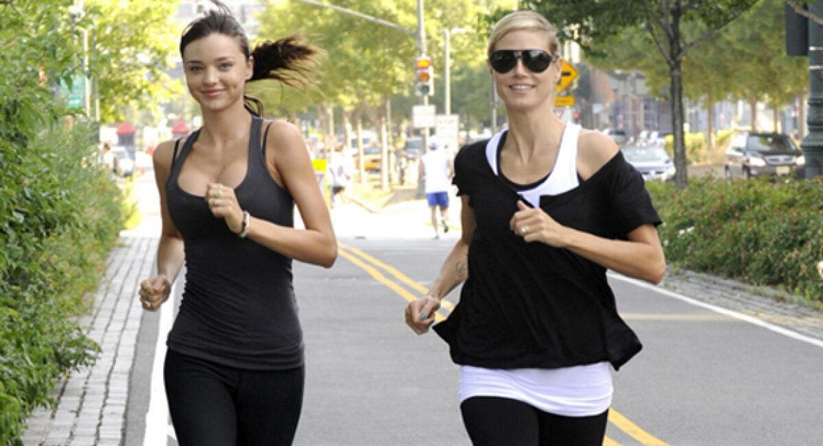 Mostra i genitali a due donne che fanno jogging, si giustifica: è stato un raptus - 