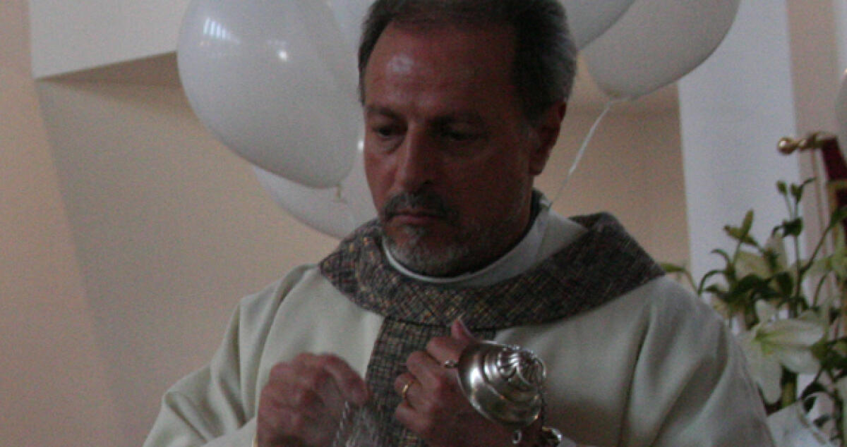 Funerali di Cannizzo, don Romano: i politici meriterebbero calci nel sedere -