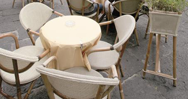 tavolini%20bar_public_notizie_270_470_3.jpg