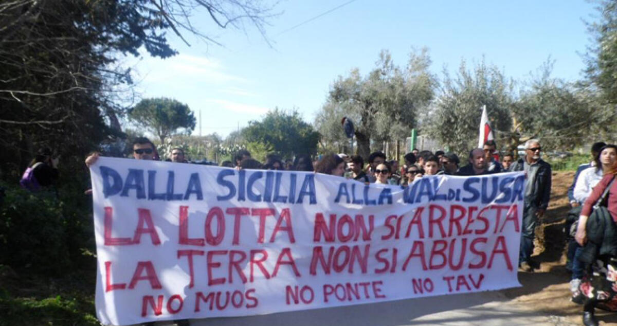 No Muos, scatta lo sciopero generale: Corteo e saracinesche abbassate - 