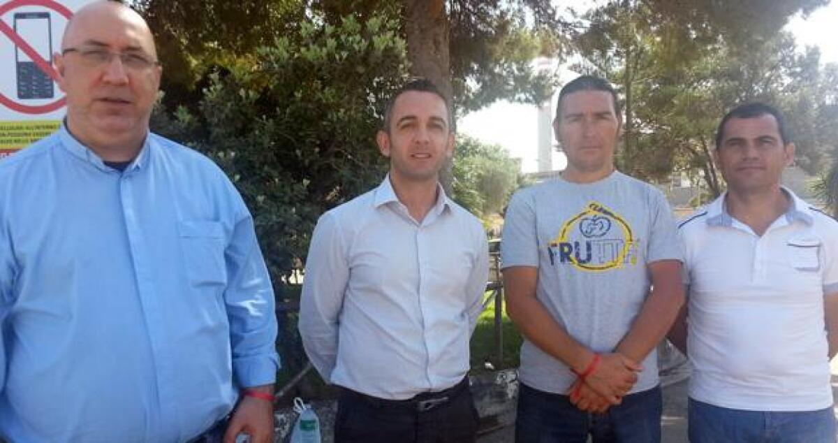 Terzo giorno di protesta degli ex operai Cedis nel silenzio delle istituzioni - 